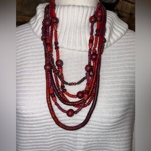 MULTI STRAND PURPLE AND RED BEADED NECKLACE MULTI SHADES OF THE RED AND PURPLE